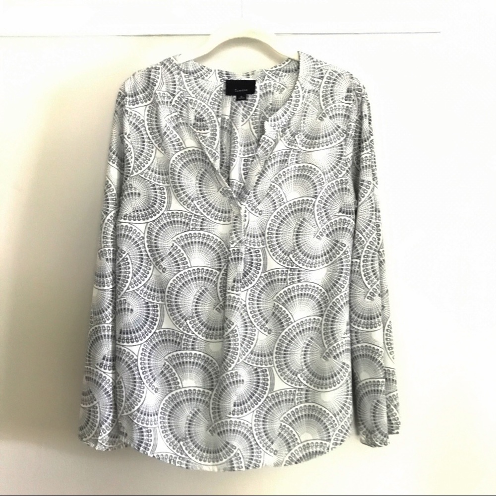 🍀🍀 Spiral print design Blouse